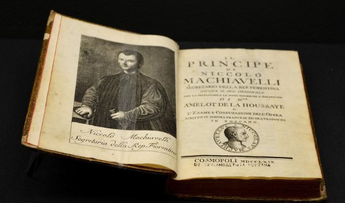 Exemplar do livro O Príncipe, de Maquiavel